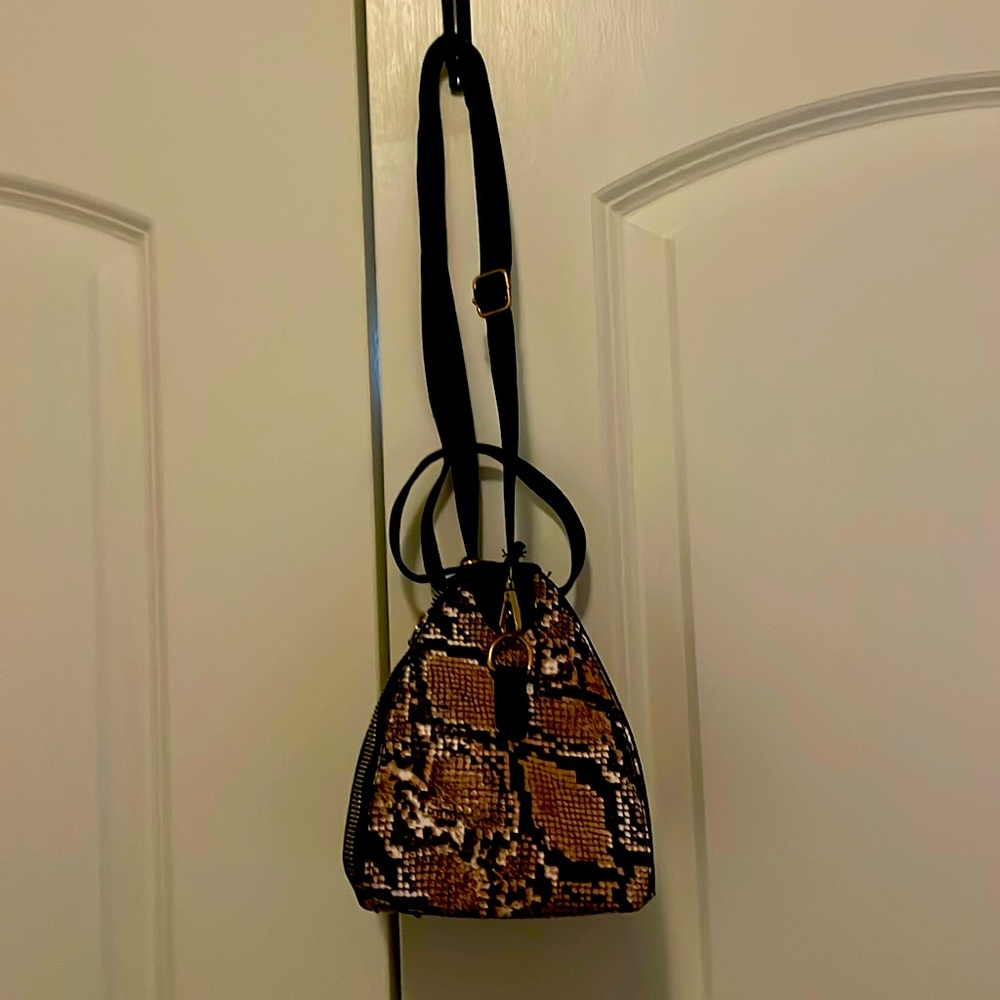 🖤EUC🖤- Crossbody/Shoulder bag